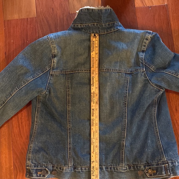 Vintage GAP women’s faux fur lined denim Jean jacket, size small - Picture 5 of 8